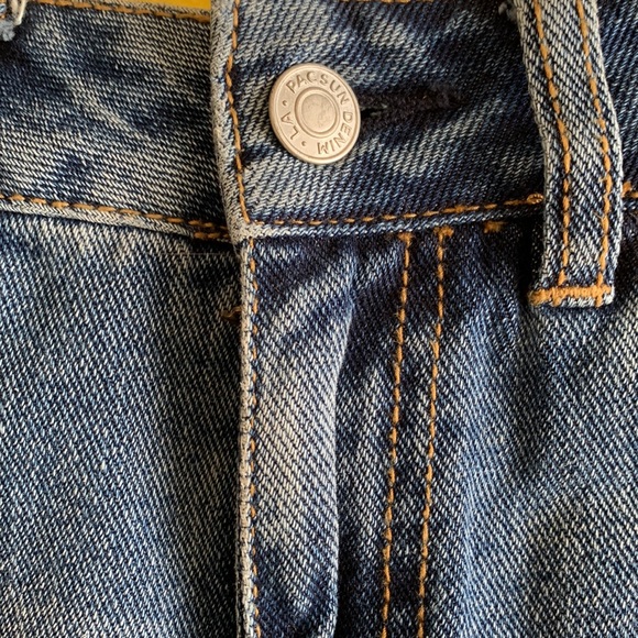 Dark wash mom shorts - Picture 3 of 5